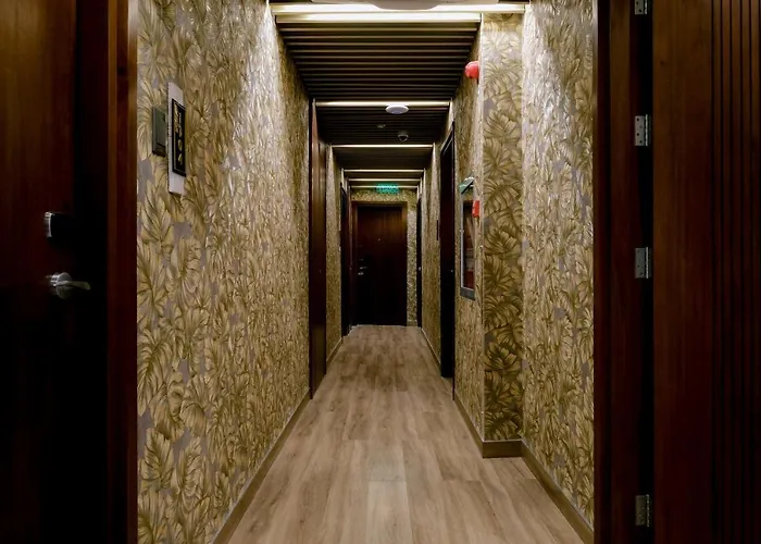 Hotel Goldberry And 3*
