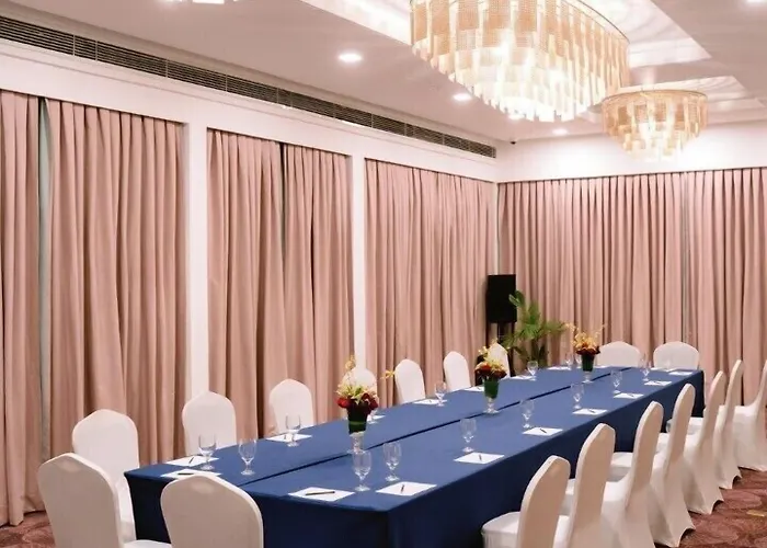 Hotel Goldberry And Cebu Stadt